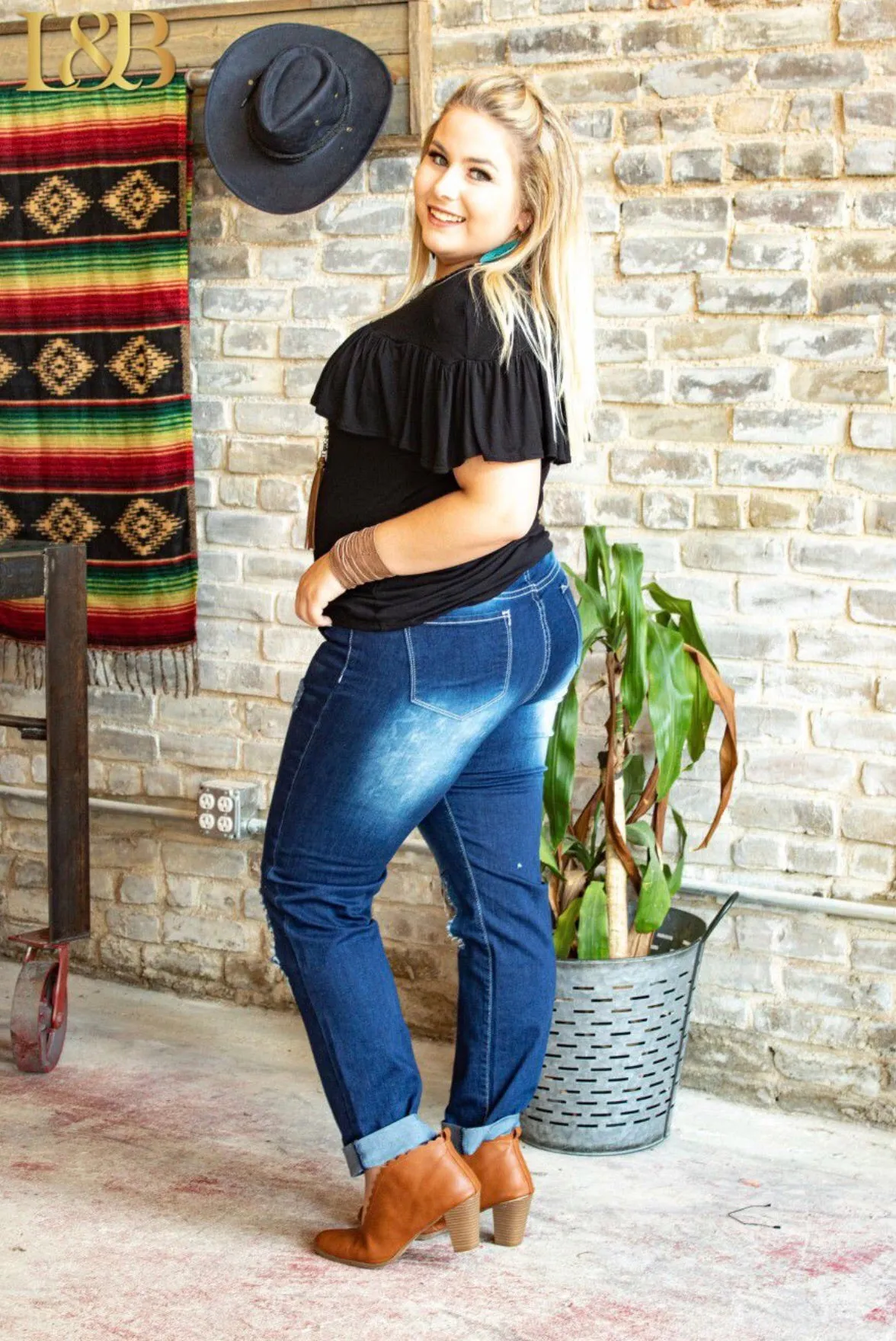 Distressed Boyfriend Jeans with Leopard