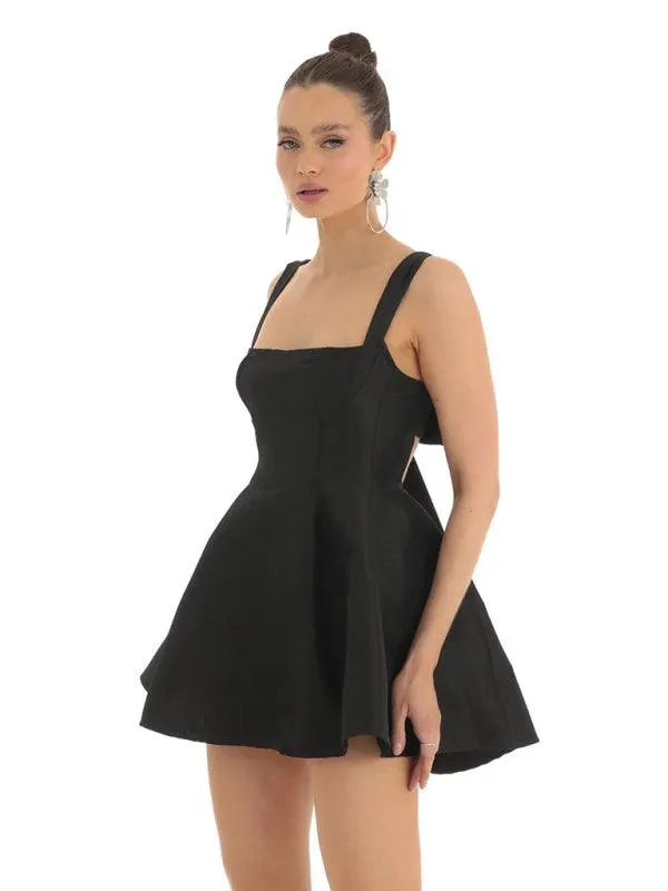 Elegant Bow-Detail Square Neck Swing Dress - Flattering and Versatile Fashion Piece