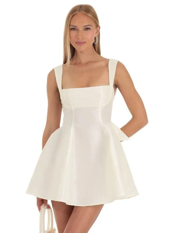 Elegant Bow-Detail Square Neck Swing Dress - Flattering and Versatile Fashion Piece