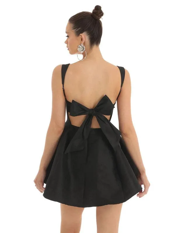 Elegant Bow-Detail Square Neck Swing Dress - Flattering and Versatile Fashion Piece
