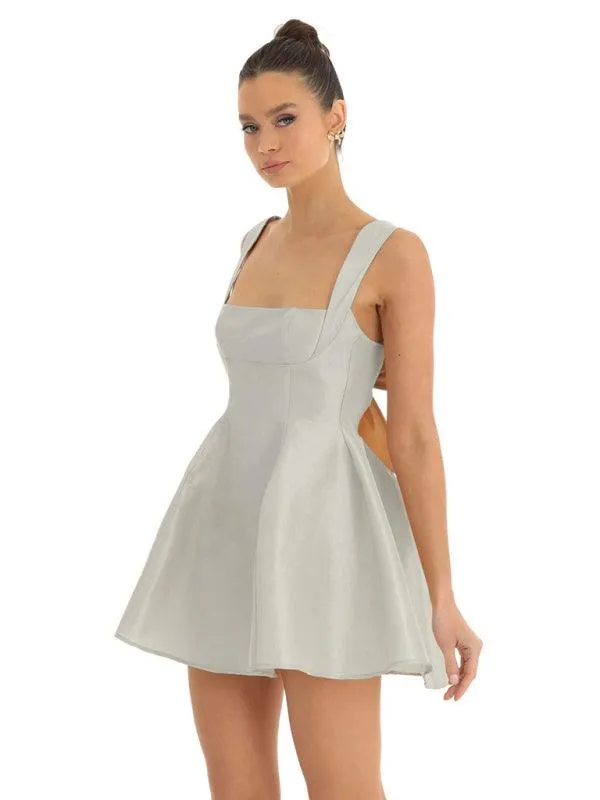 Elegant Bow-Detail Square Neck Swing Dress - Flattering and Versatile Fashion Piece