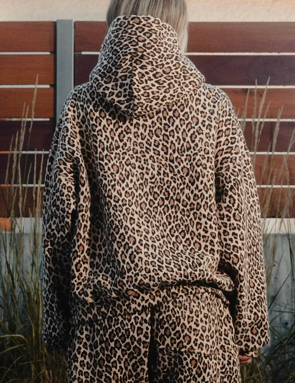 Leopard Print Hoodies for Women Oversized Cheetah Hooded Sweatshirt 2000s Graphic Pullover Tops Y2k Boyfriend Hoodie