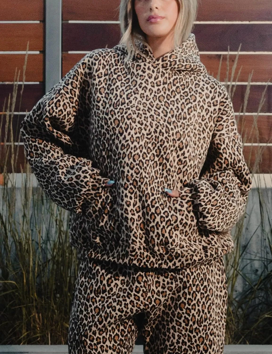 Leopard Print Hoodies for Women Oversized Cheetah Hooded Sweatshirt 2000s Graphic Pullover Tops Y2k Boyfriend Hoodie